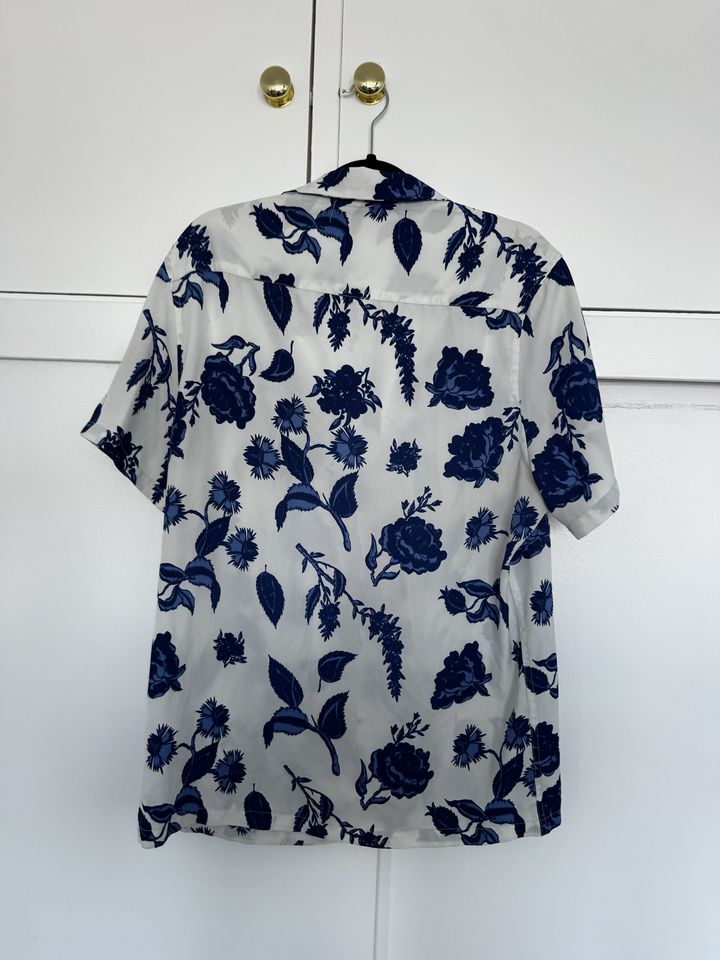 Back view of the same floral shirt